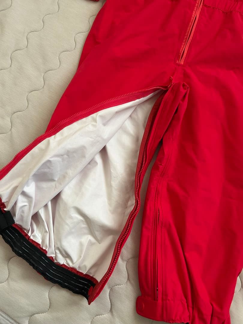 【新品未使用】 mont-bell 子ども用スノーウェア100