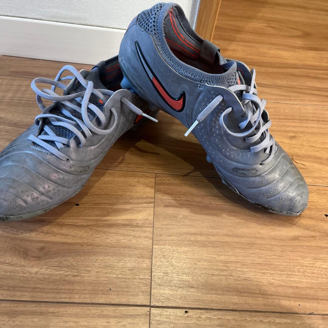 Nike サッカーシューズ グレー/レッド