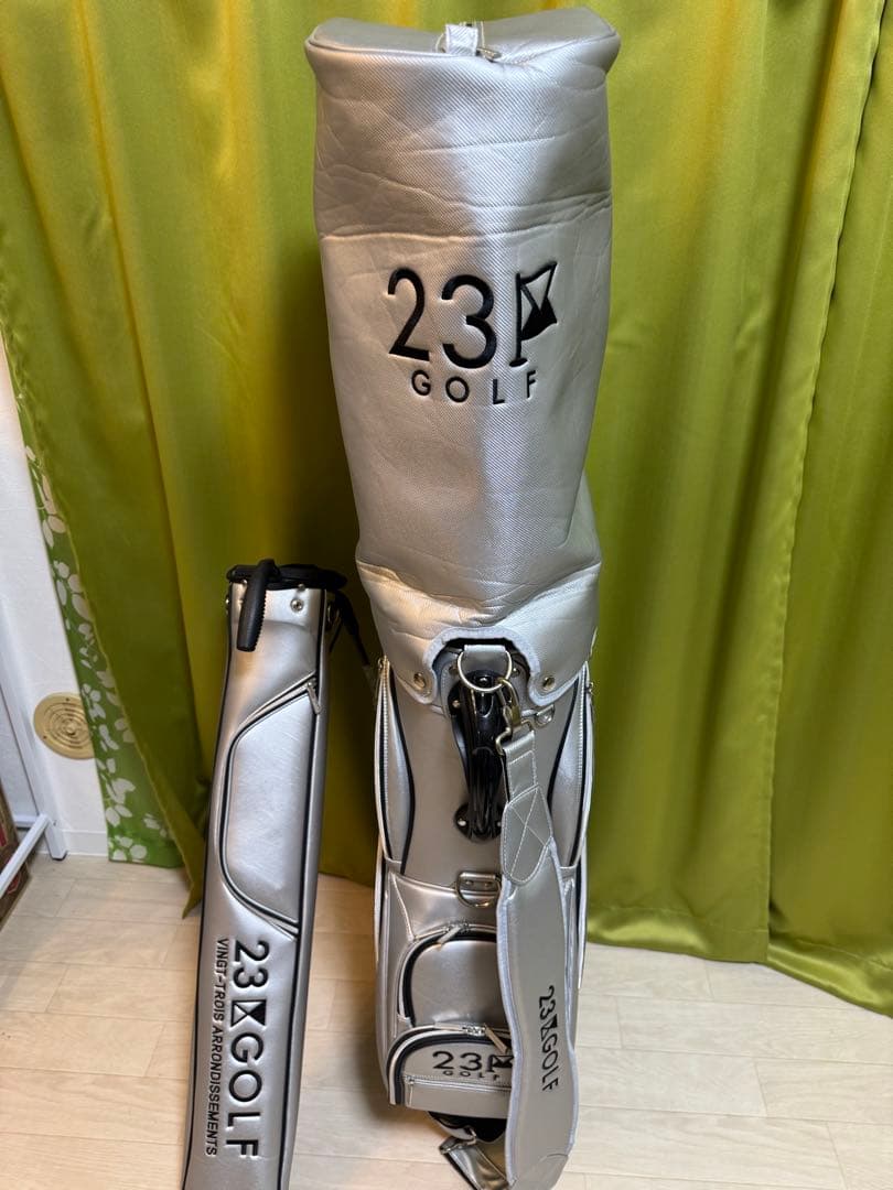 美品！キャスター付23区ゴルフ 2in1セルフスタンドバッグ内蔵キャディバッグ