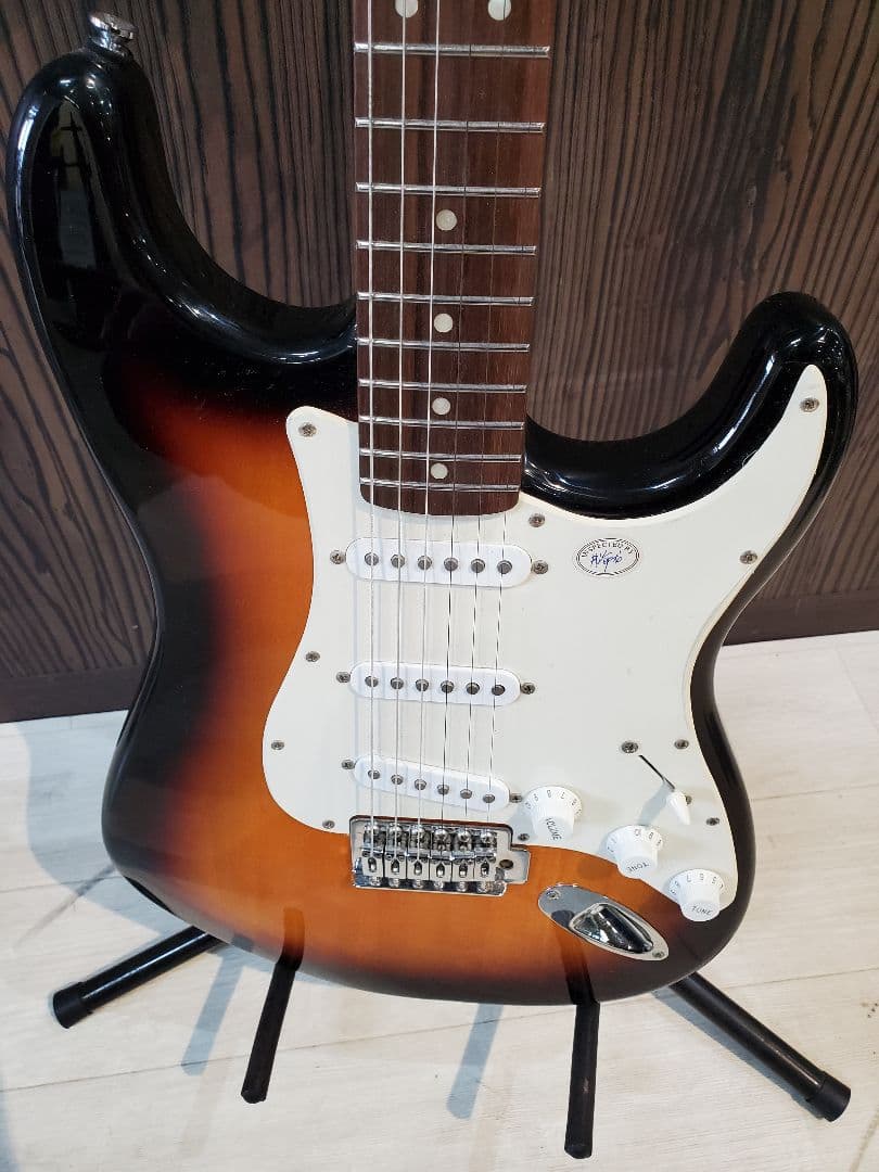 く*る様 Squier ギター