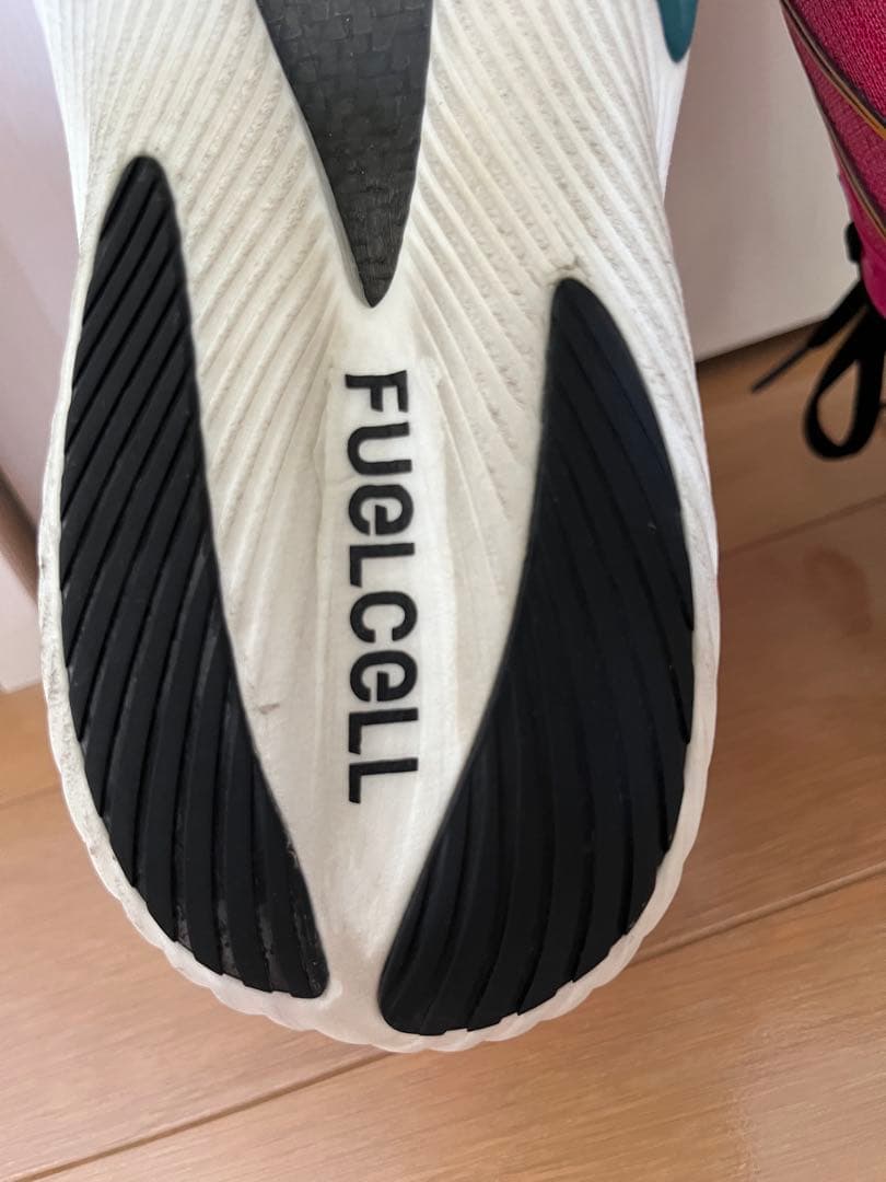 ニューバランス　フューエルセルRCエリートV2　27.5 2Ｅ