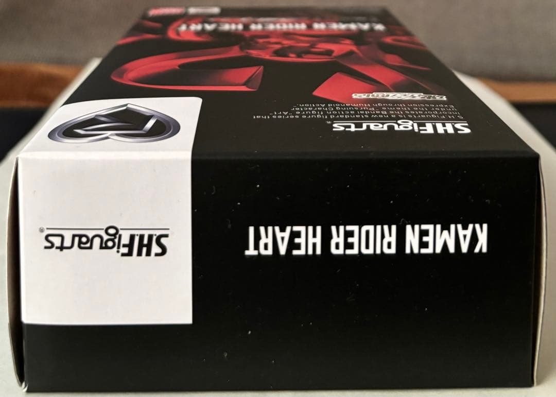 s.h.フィギュアーツ　仮面ライダーハート　魂ウェブ商店