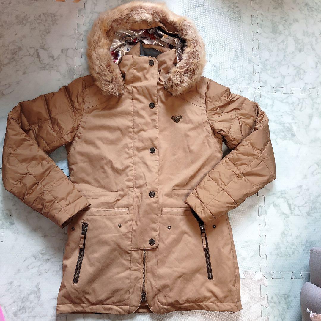 ベージュ ダウンジャケットとスノーボードパンツ セット　ROXY スキーウェア