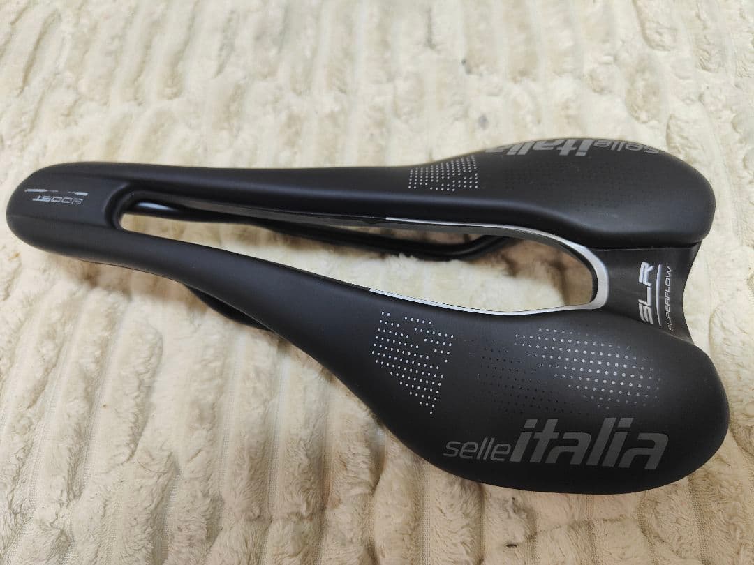 【最終価格！！】ロードバイクサドルセライタリアSell italia SLR美品