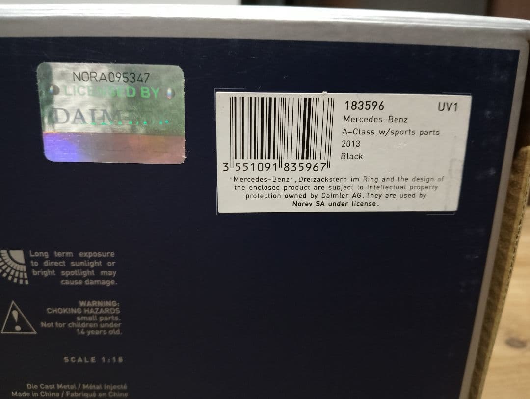 1/18　メルセデスベンツ　Aクラス　W176　スポーツ ミニカー　ブラック