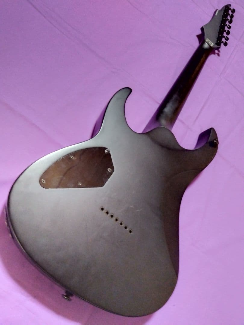 SPEAR(スペア) 7弦ギター スネークスキン