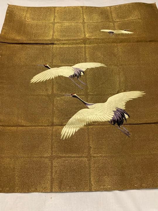 掛け軸2本と家紋付タペストリー