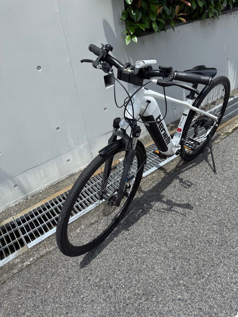benelli 電動アシスト自転車 ホワイトMANTUS 27 TRK