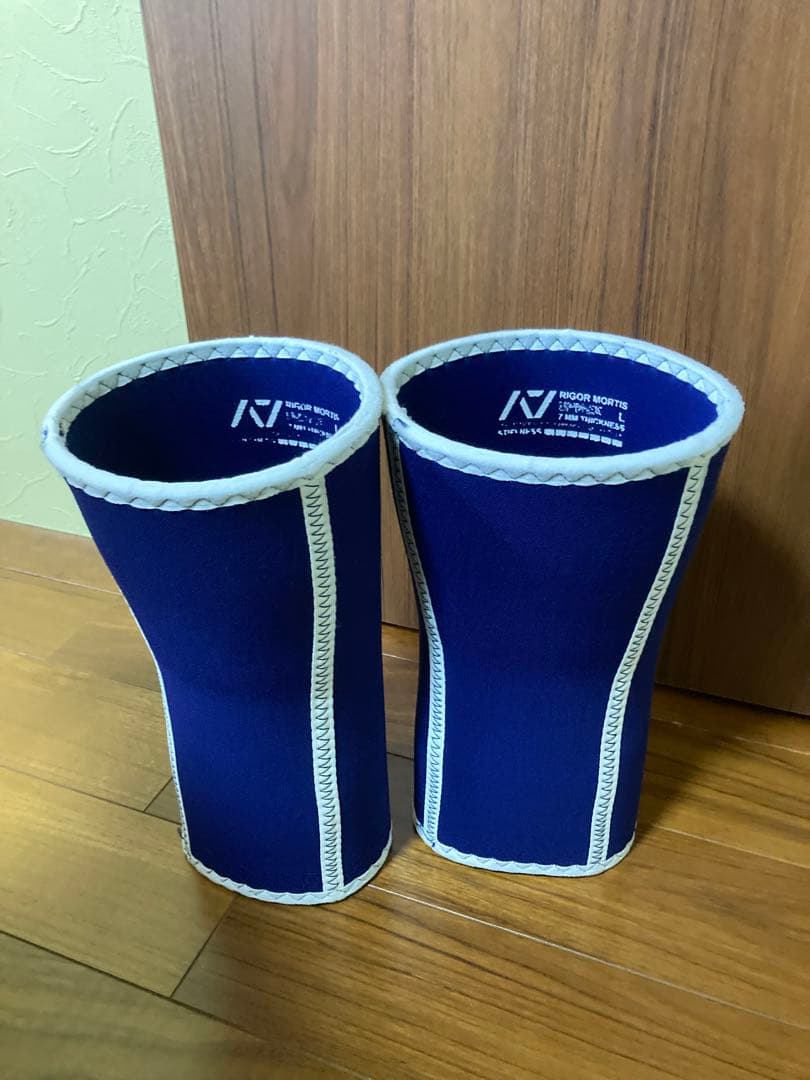 A7ニースリーブ　RIGOR MORTIS Ｌサイズ らりる