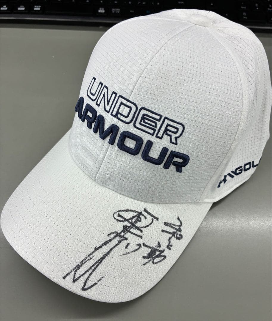 原辰徳さんサイン入り ゴルフ キャップ 帽子 新品 白 アンダーアーマー