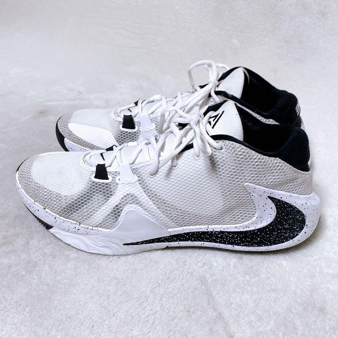 希少　NIKE ZOOM FREAK 1　ホワイト／ブラック　32cm　バッシュ