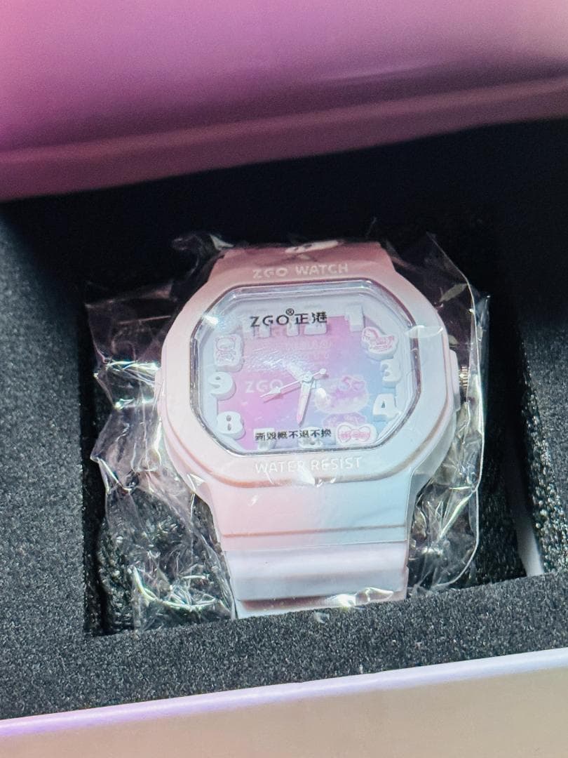 ハローキティ50周年 グラデーションホワイト サンリオ 腕時計 限定 海外 コラ