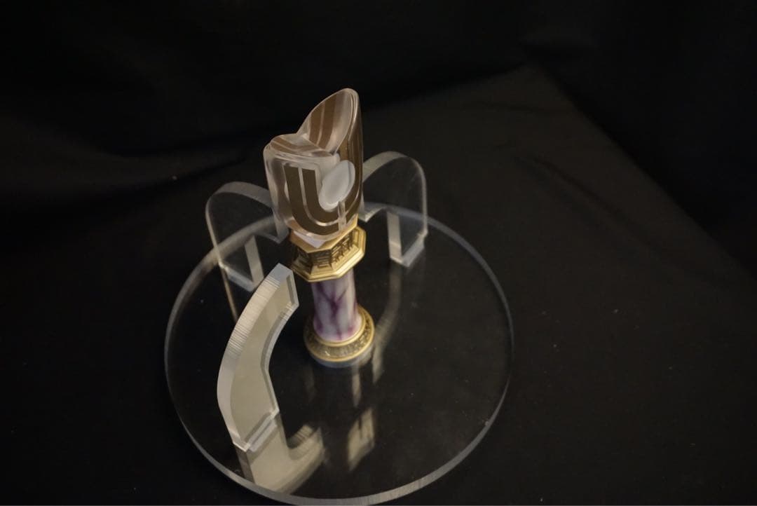 ウルトラマンティガ　スパークレンス　非可動式水晶.ver　プロップ　劇中風台座付