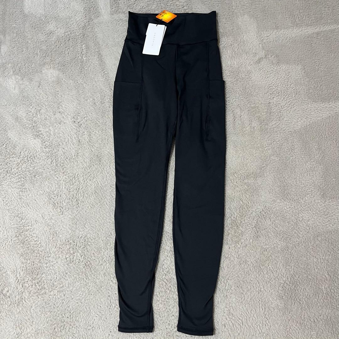 【新品】ダンスキン　タイツ　エニーモーションウォームレギンス　ヨガ　スポーツジム