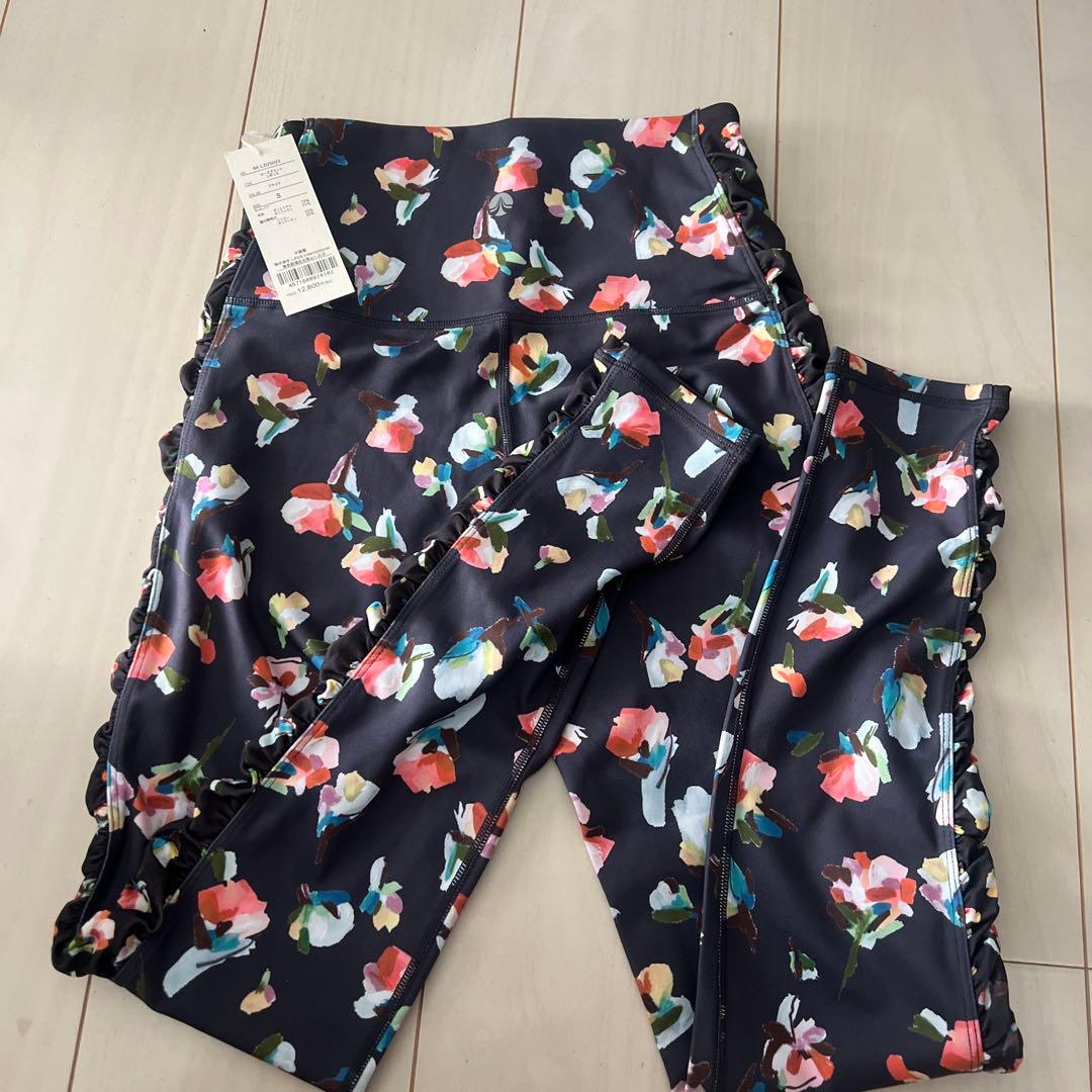 花柄ネイビー ヨガウェア Mサイズ　lava SUKALA