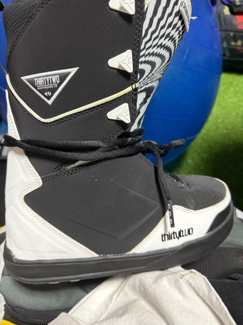 thirtytwo スノーボードブーツ W7.5