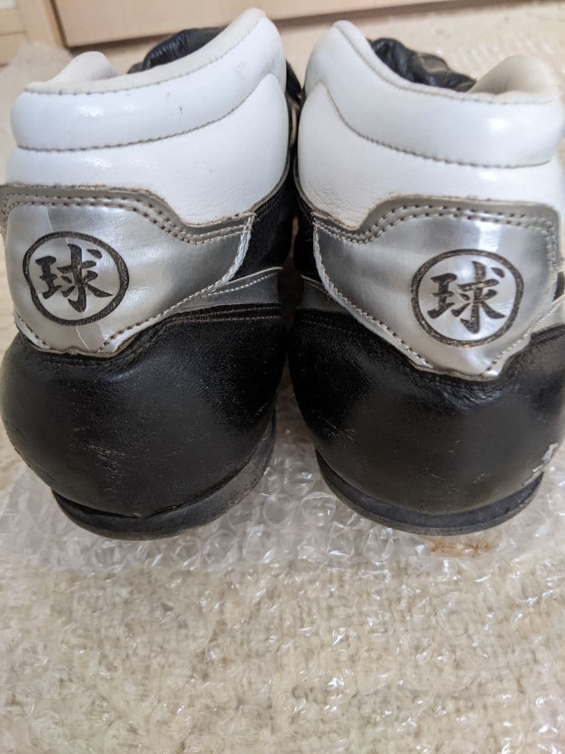 【阪神タイガース】藤川球児監督　現役時代実使用スパイク　直筆サイン入り