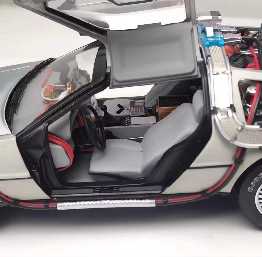 デロリアン 1/18スケール モデル Hot Wheels