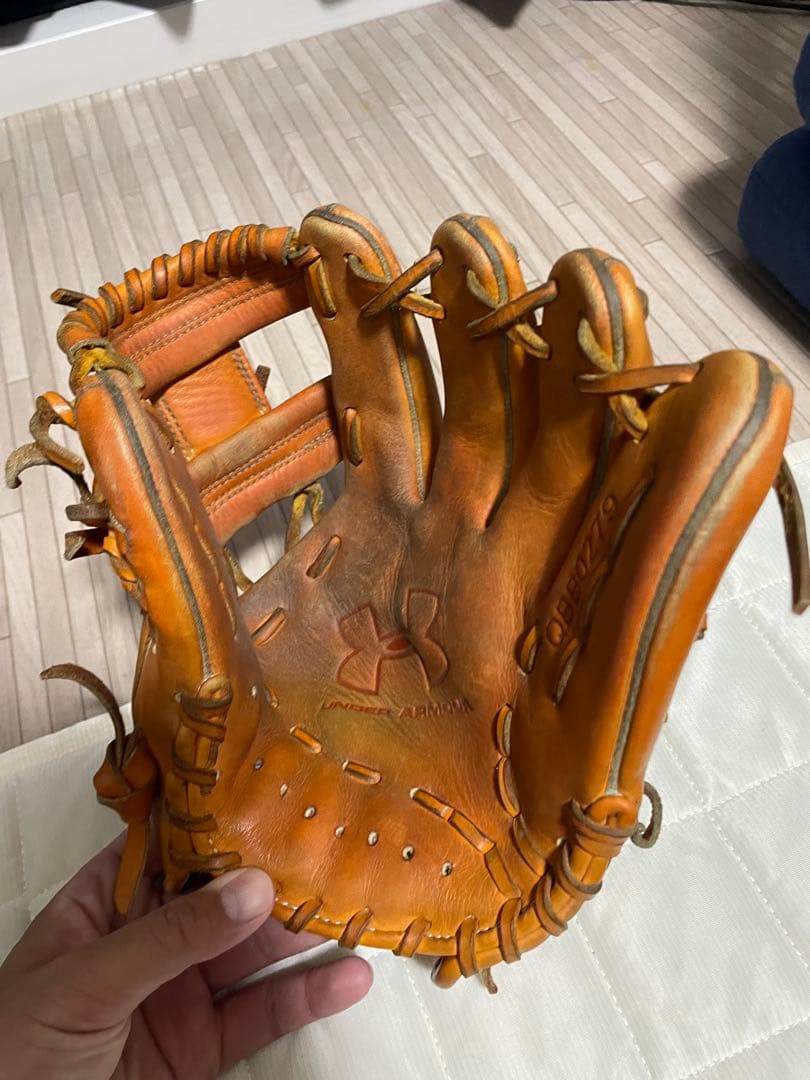 アンダーアーマー 内野手用軟式グローブ