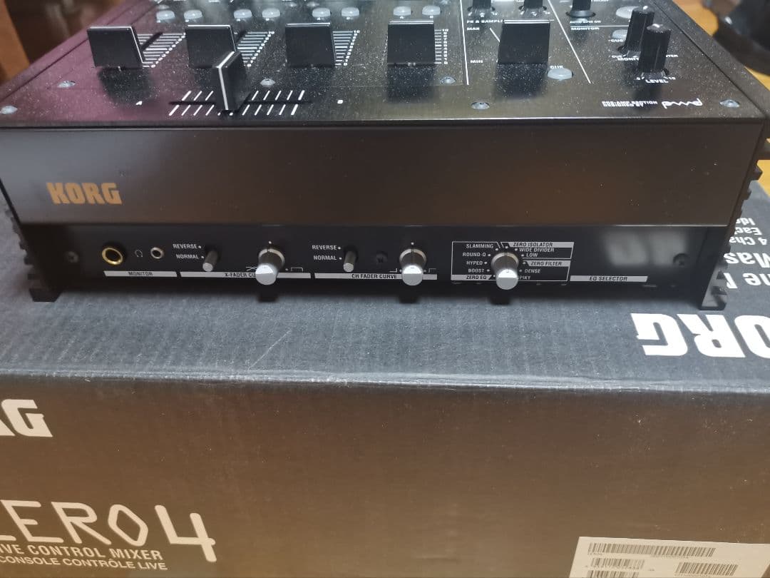 DJミキサー ZERO4 4チャンネル