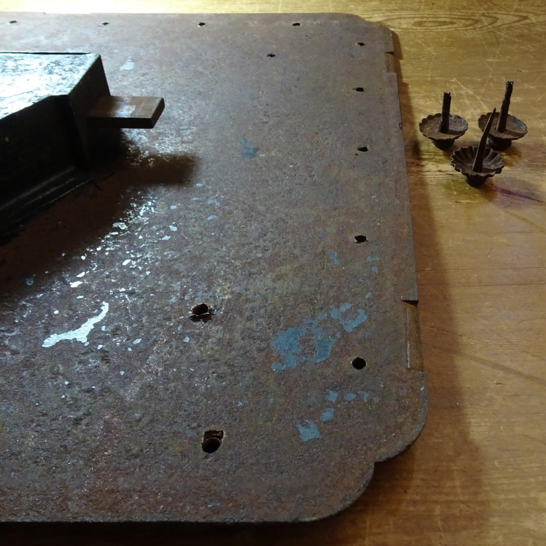 錆び鉄　古鉄　蔵 金具　鍵付き　アンティーク　古民具　オブジェ　土蔵の蔵戸の金具