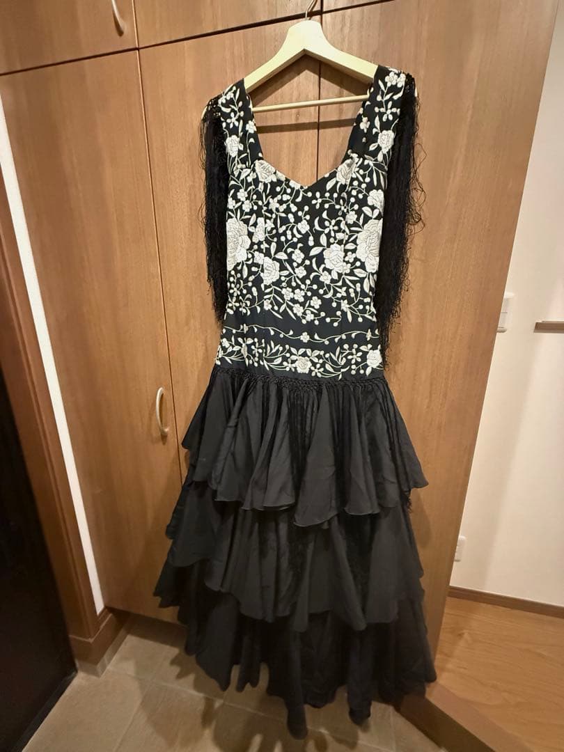 ☆美品レア☆刺繍マントン　フラメンコ衣装　ブラック　スペインにてオーダーメイド