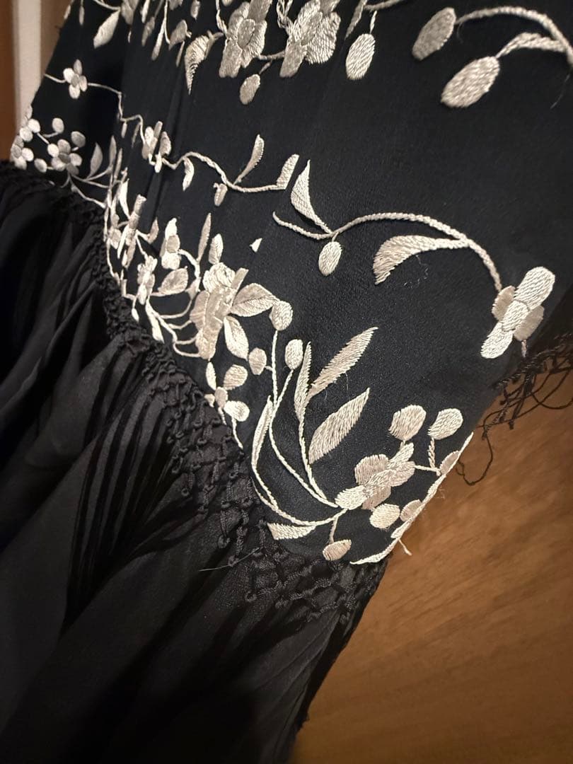 ☆美品レア☆刺繍マントン　フラメンコ衣装　ブラック　スペインにてオーダーメイド