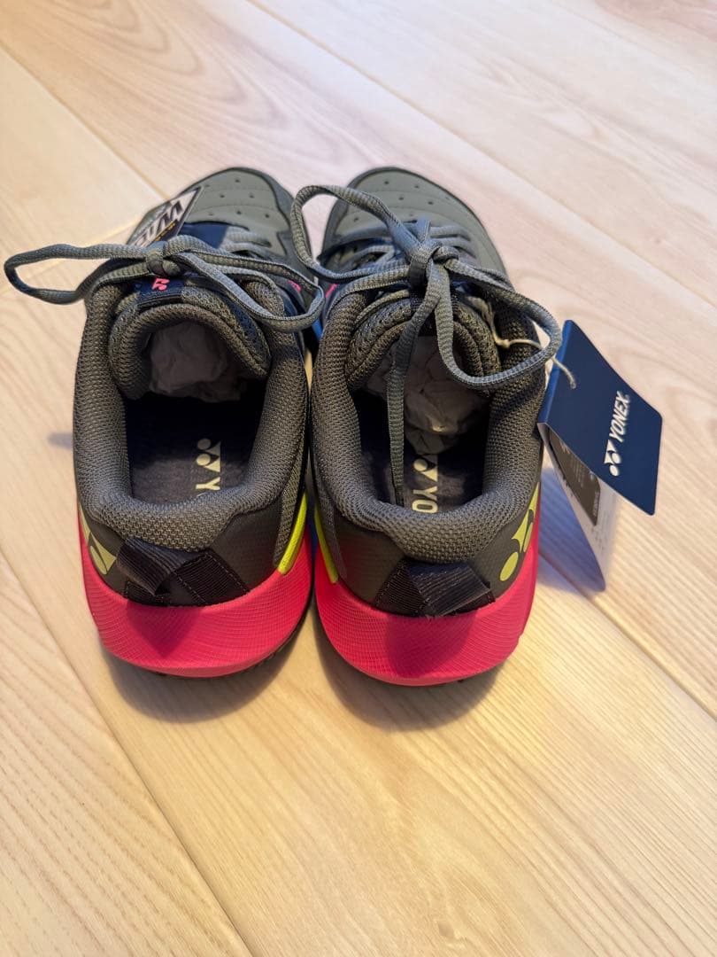 試着のみ ヨネックス サブアクシアGT ワイド 22.5 バドミントンシューズ