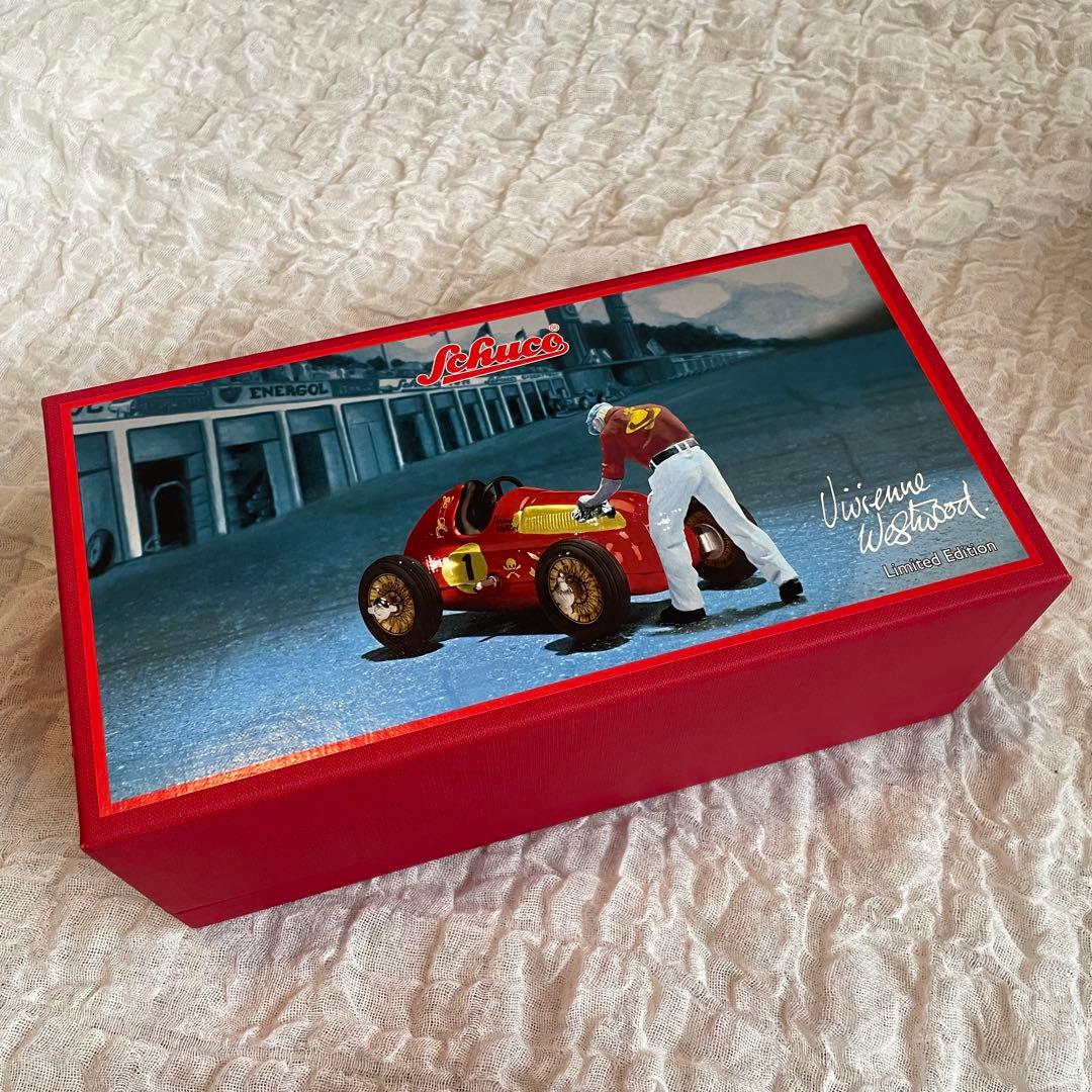 Vivienne Westwood コラボ　Schuco シュコー　ミニカー　赤