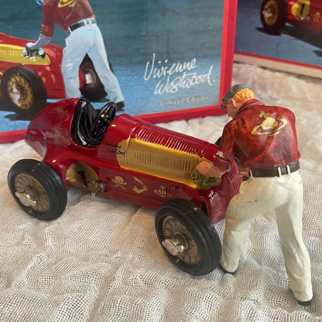 Vivienne Westwood コラボ　Schuco シュコー　ミニカー　赤