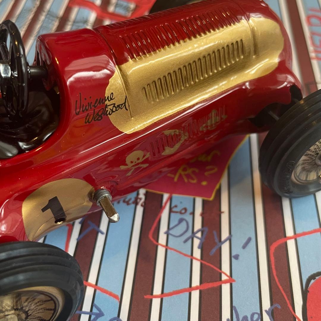 Vivienne Westwood コラボ　Schuco シュコー　ミニカー　赤