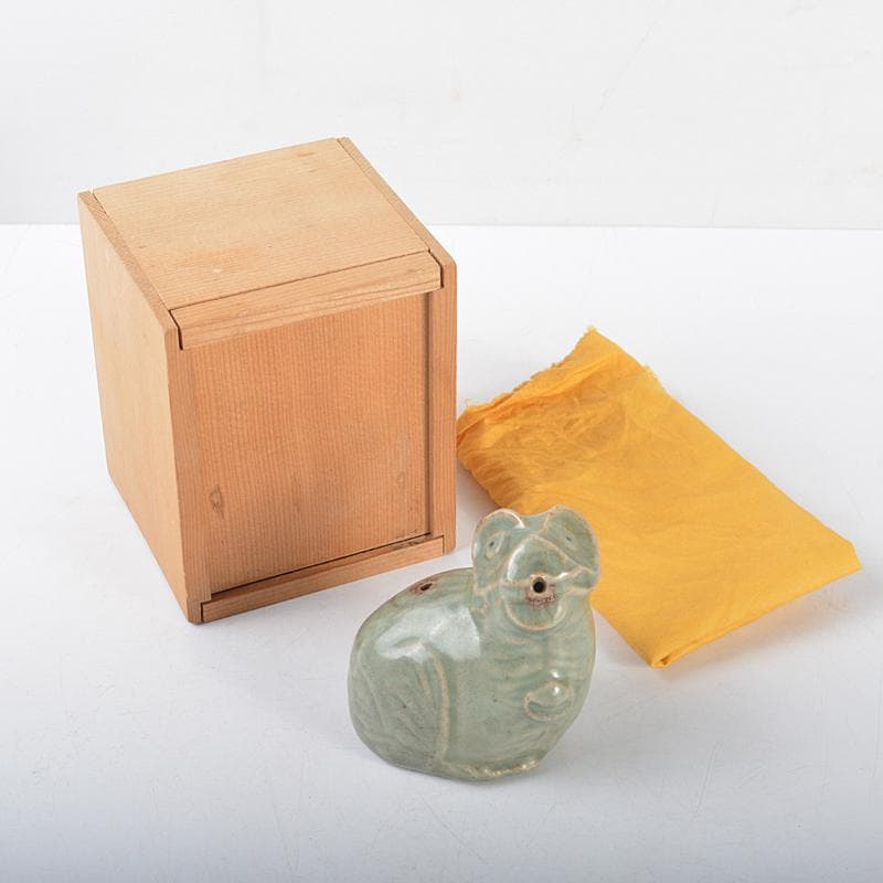 中国　龍泉窯　青磁　神獣　水滴　水注　時代箱 V R4306