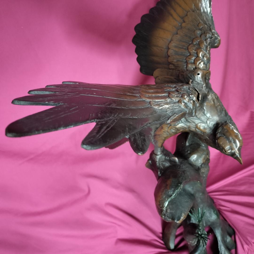 松鷲の置物　68cm