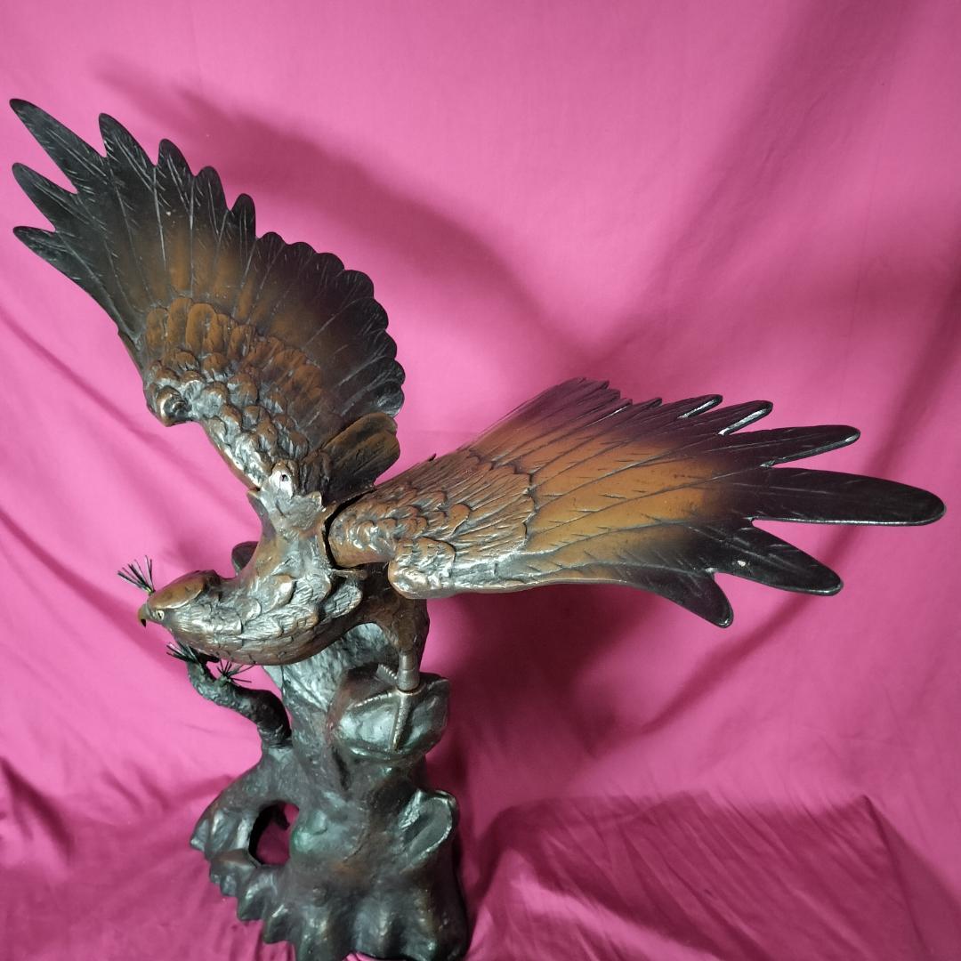 松鷲の置物　68cm