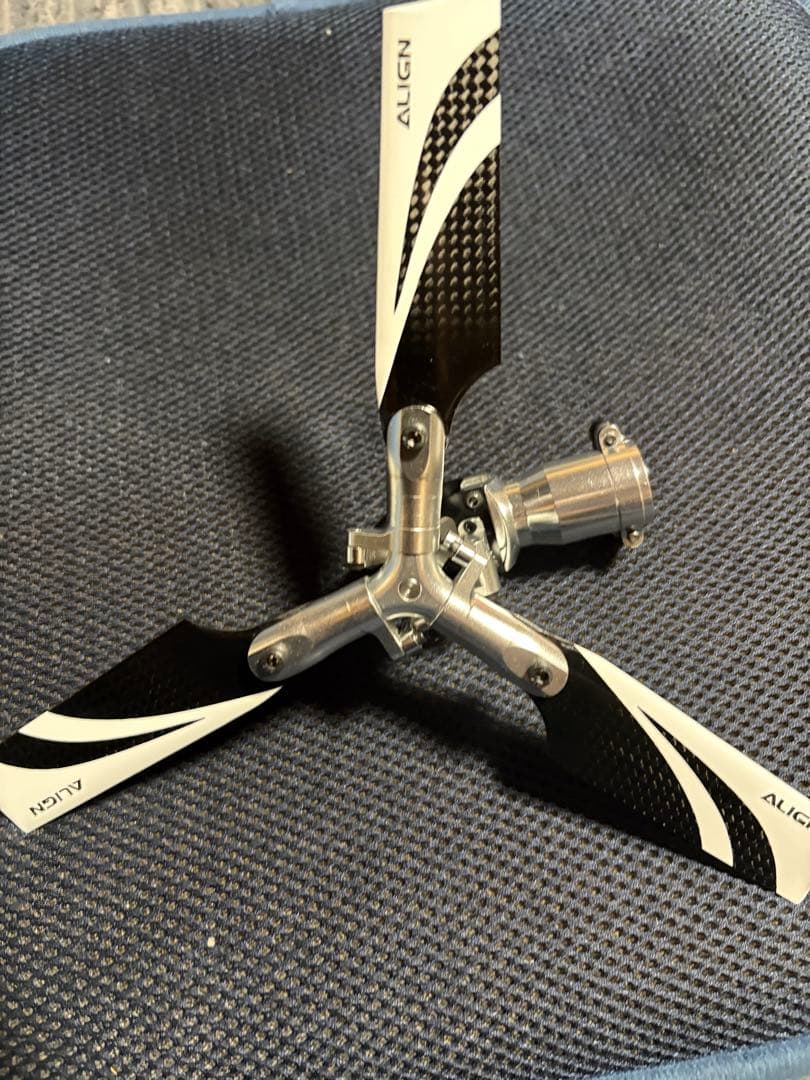 TRX-550X~600RCヘリコプター用スリーローターヘッド シルバー