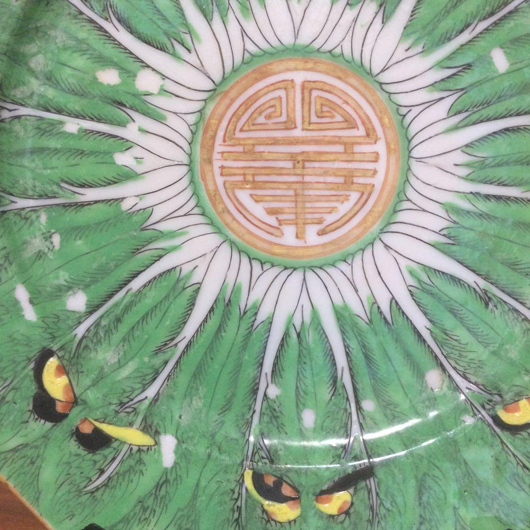 清朝末期の白菜蝶々寿皿、八角形