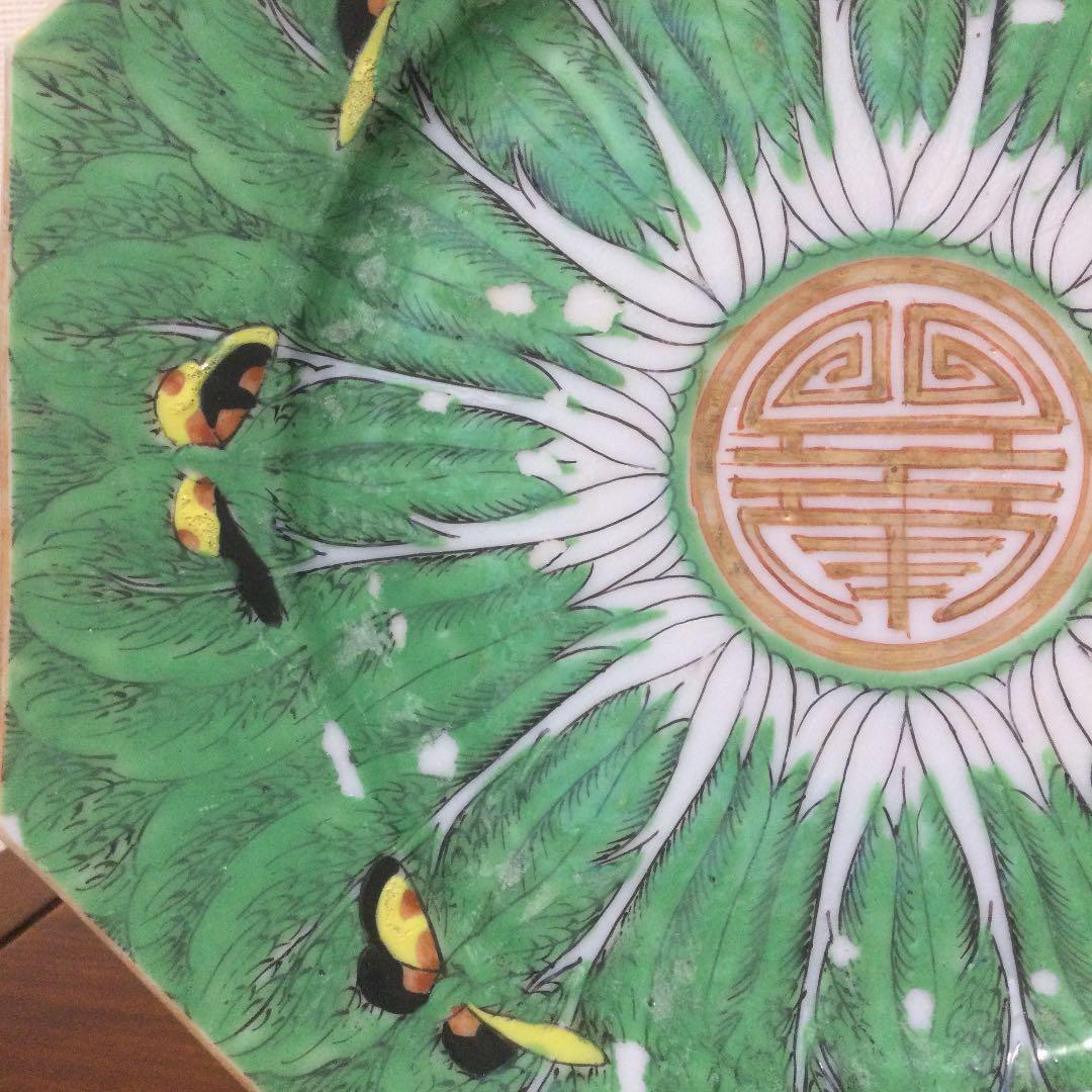 清朝末期の白菜蝶々寿皿、八角形