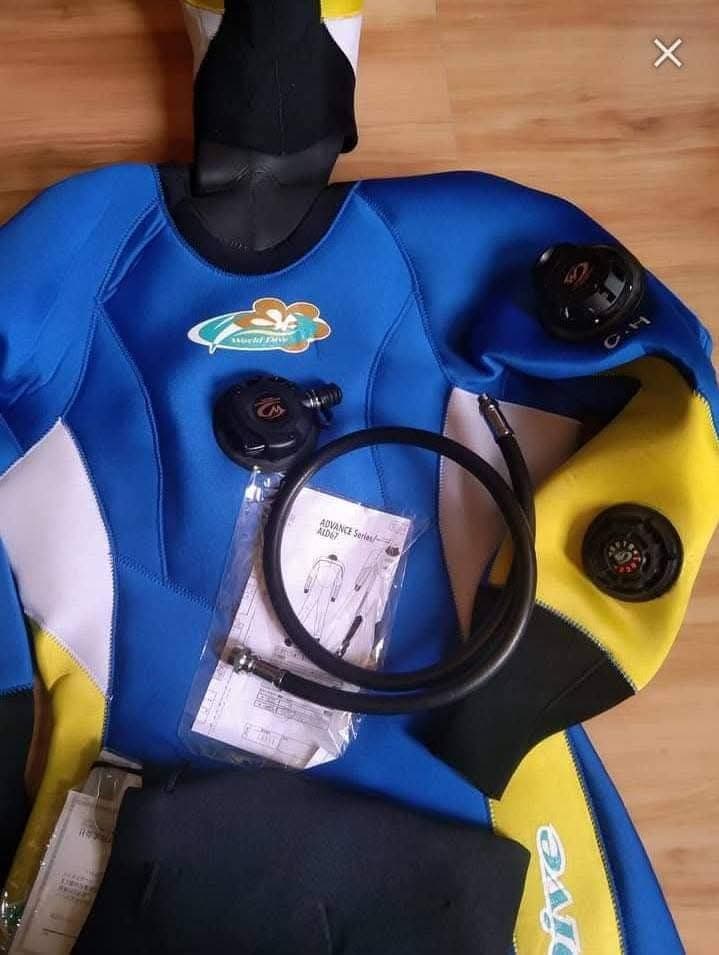 TUSA WORLD DIVE ドライスーツ フルスーツ アクセサリー付き