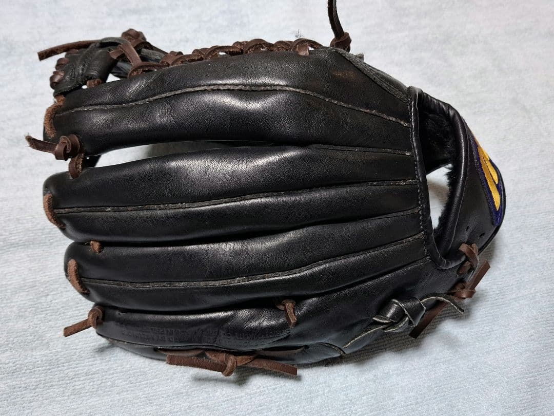 ミズノ　ワールドウィン　軟式オールラウンド　ビッグM　紐交換済み