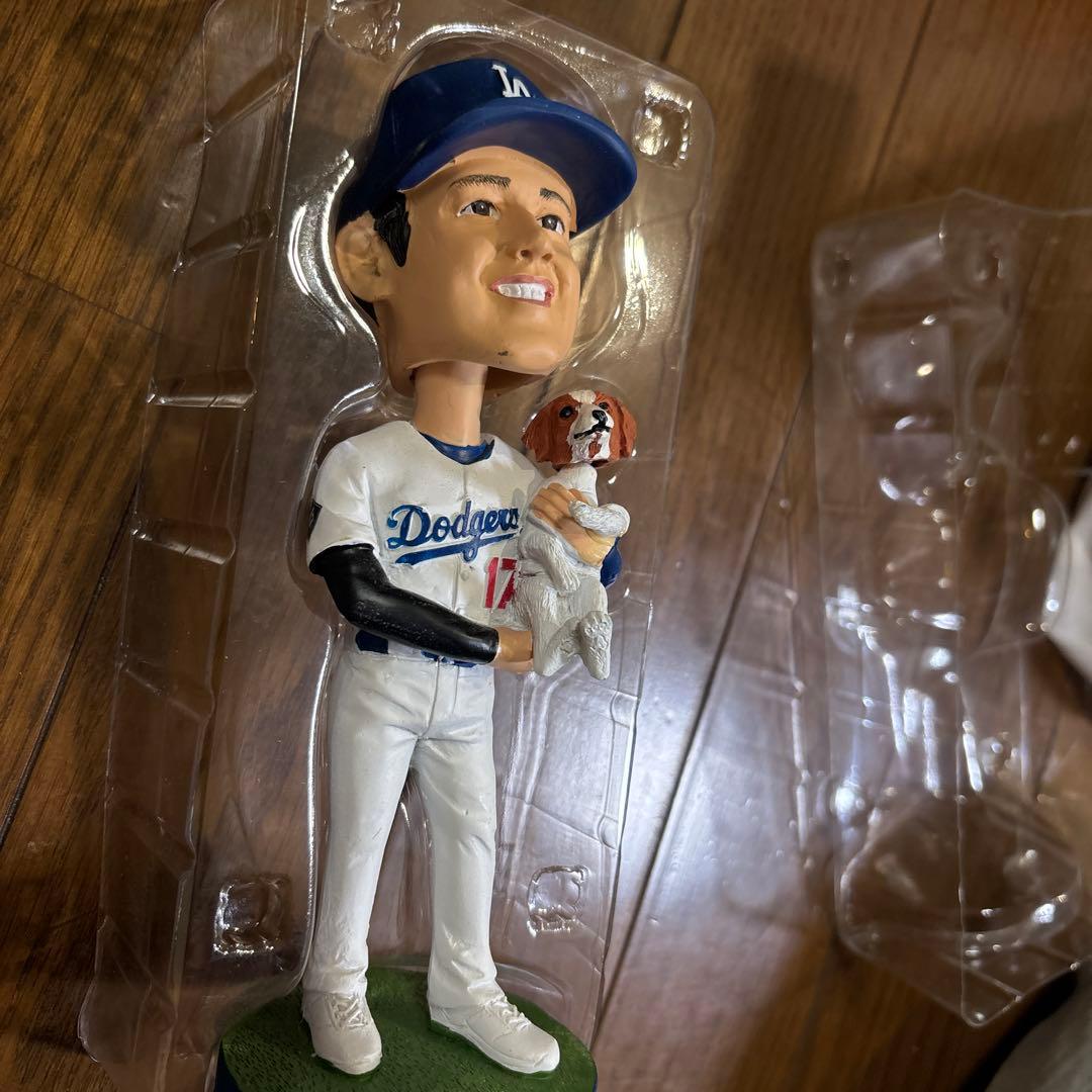 【値下げ】大谷翔平　フィギュア ドジャース　17 デコピン　バブルヘッド