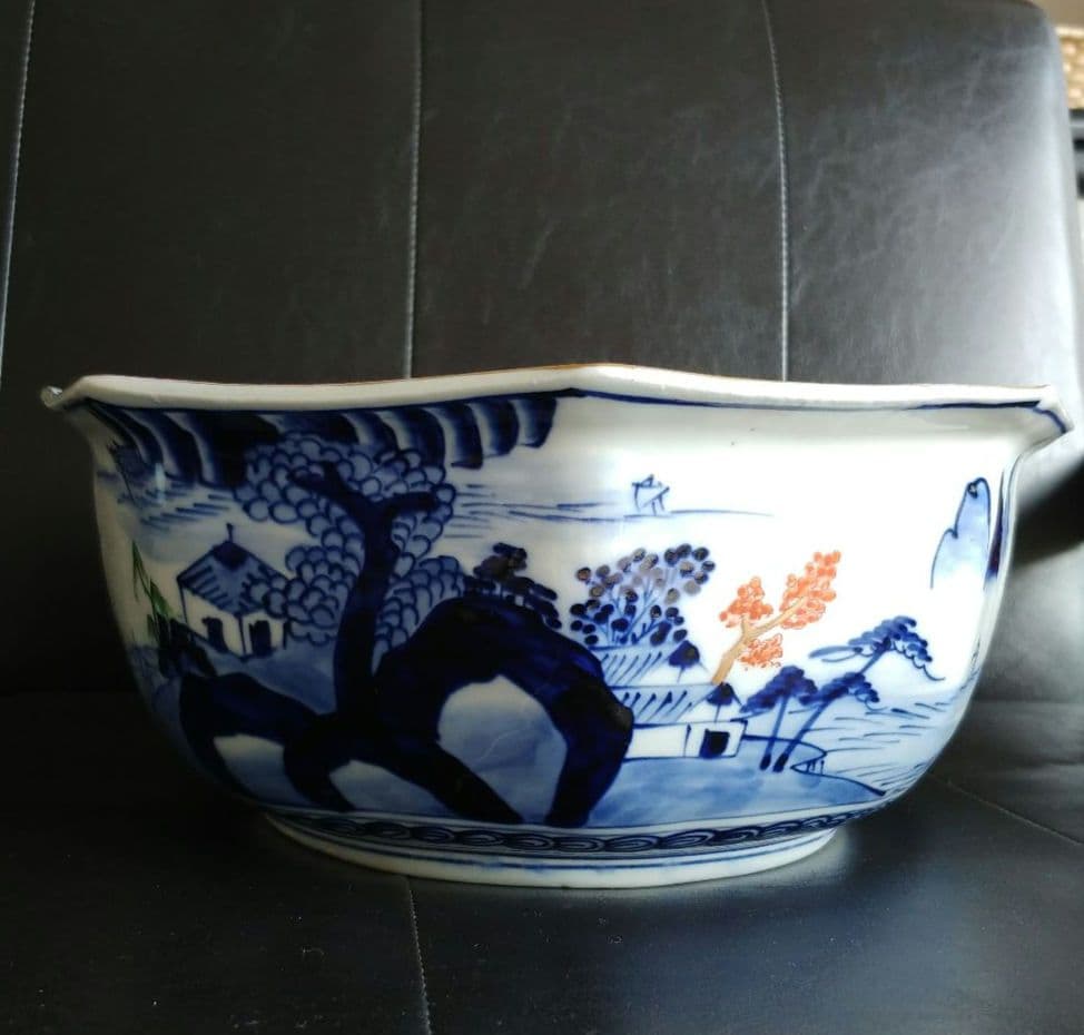 伊万里八角鉢　(大）