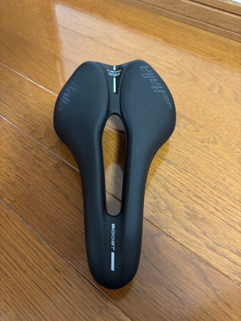 セライタリア　NOVUS BOOST EVO TM SUPERFLOW サドル