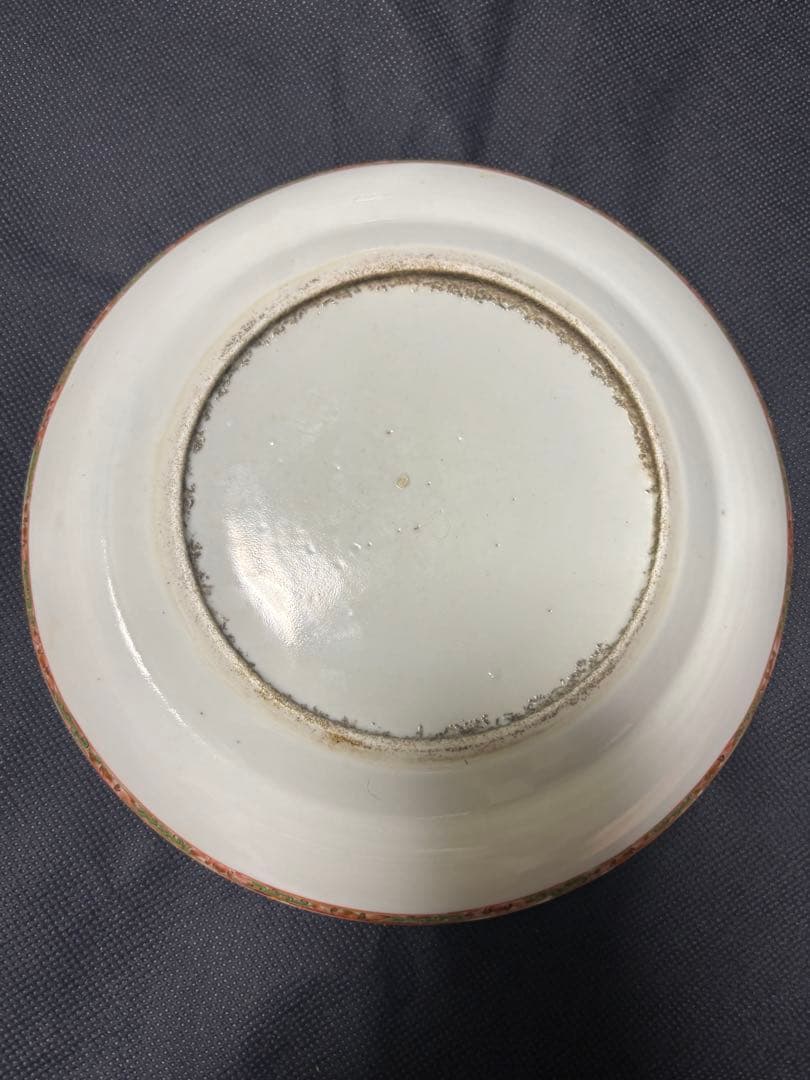 中国古美術品　清の時代　金彩粉彩人物花鳥中皿　21cm