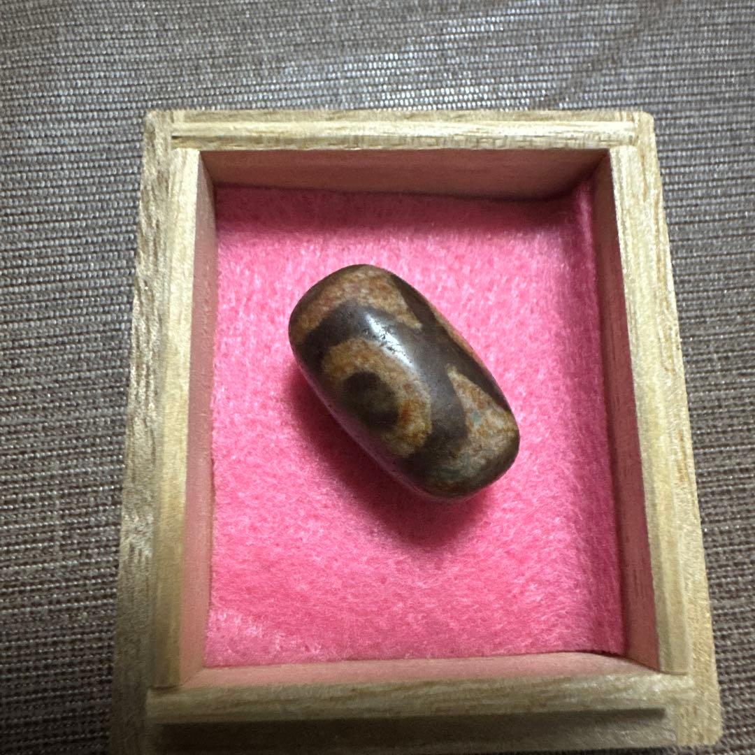 紅朱砂　虎牙三眼