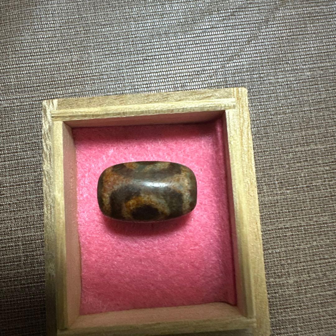 紅朱砂　虎牙三眼