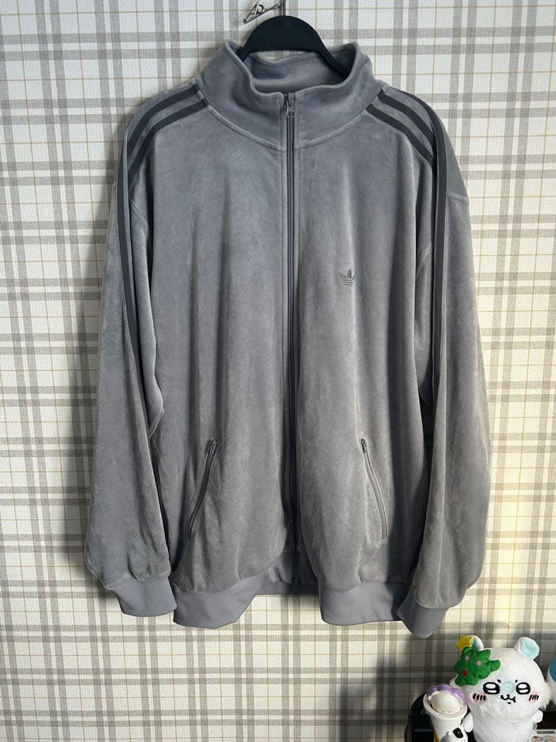 adidas グレー トラックジャケット