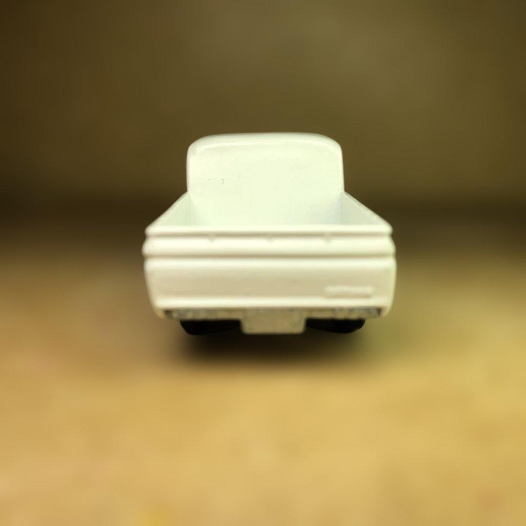 日本製トミカ　黒箱　絶版ダットサン 1300 トラック 1Eホイール　箱無