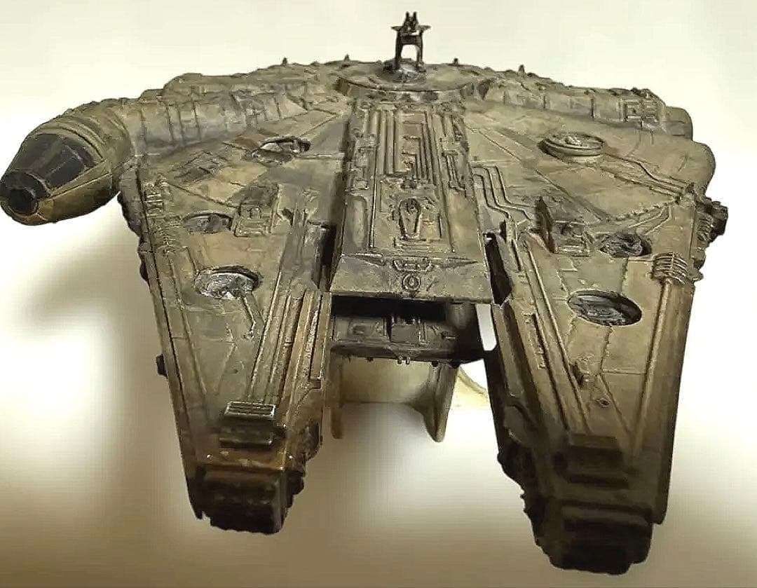 【塗装済完成品】バンダイ1/144 ミレニアム・ファルコンプレミアムエディション