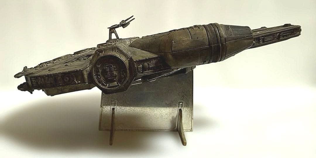 【塗装済完成品】バンダイ1/144 ミレニアム・ファルコンプレミアムエディション