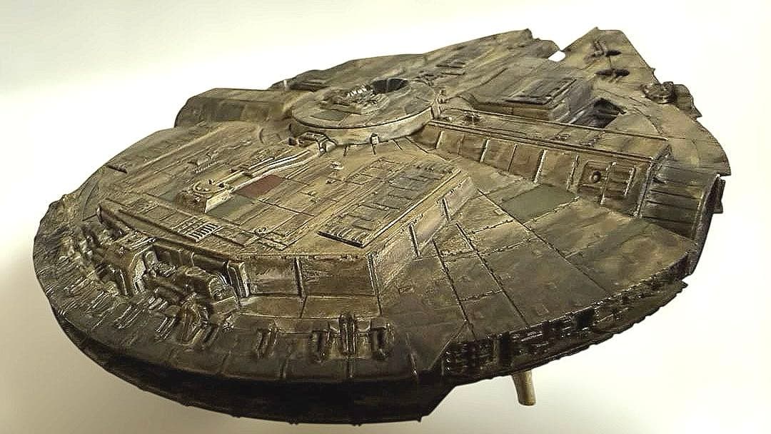 【塗装済完成品】バンダイ1/144 ミレニアム・ファルコンプレミアムエディション